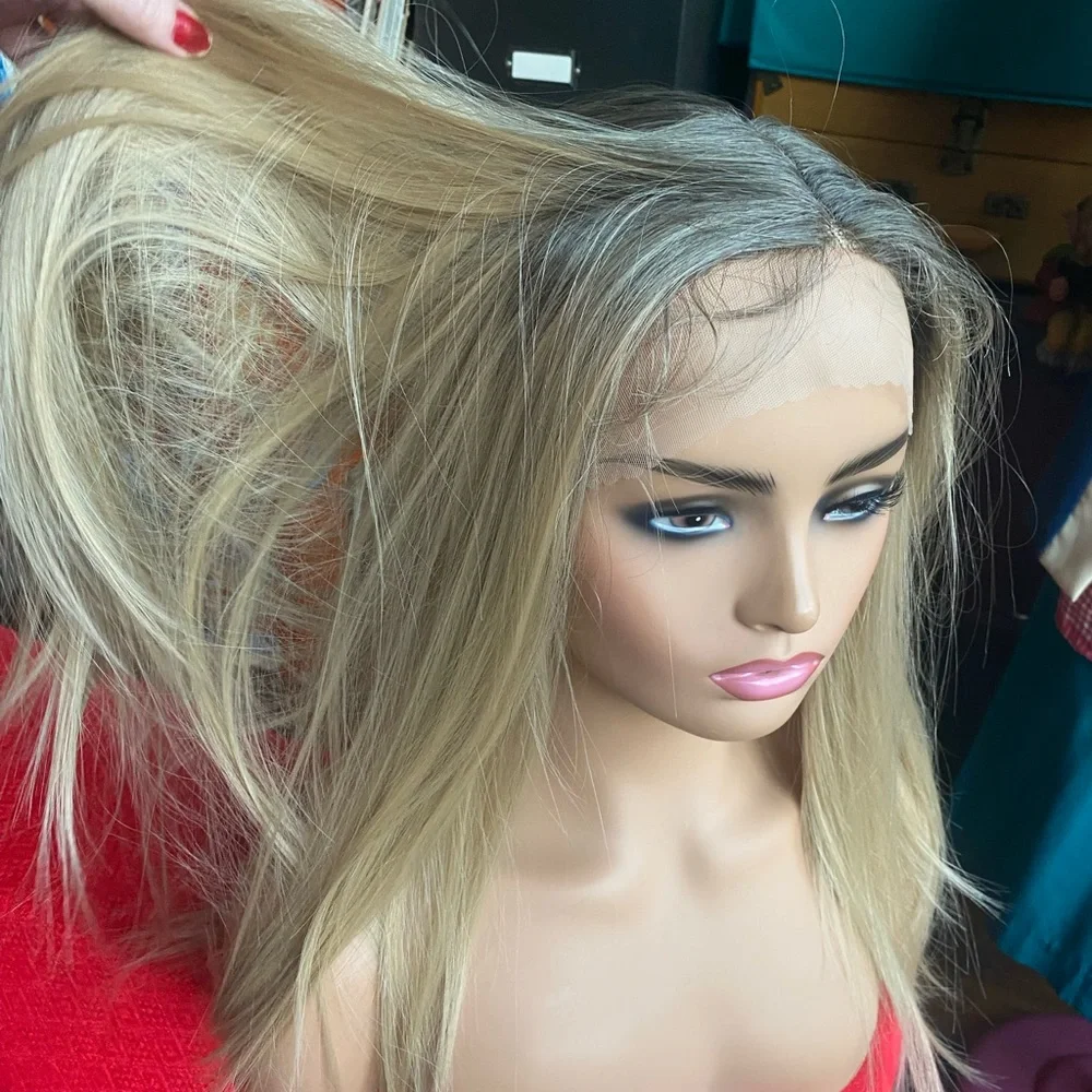 Lace front blonde wig with baby hair - Picture 2 of 12